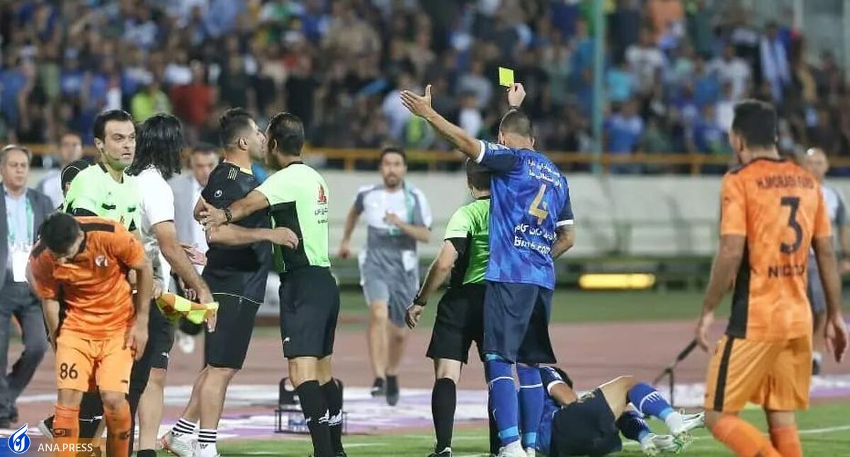 از ورود بانوان هوادار و جیمی جامپ تا غائله دوربینهای تلویزیونی+تصاویر