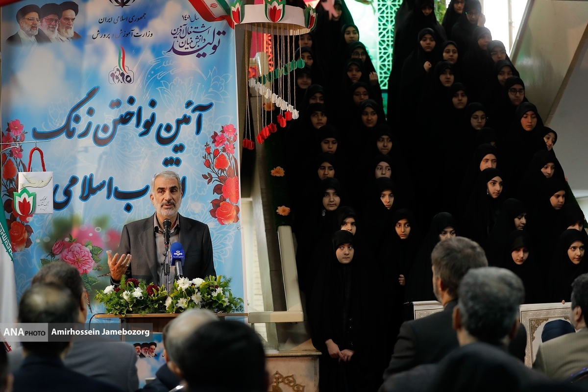 فرهنگ انقلاب بار تازهای به نسل ما عرضه میکند