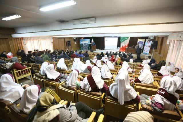 لزوم تبیین رشادت جوانان در پاسداری از ارزشهای انقلاب برای دانشآموزان لزوم تبیین رشادت جوانان در پاسداری از ارزشهای انقلاب برای دانشآموزان