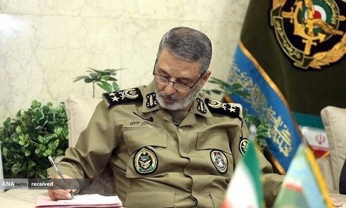 دشمن جنگ ترکیبی علیه ملت و نظام اسلامی شکل داده است