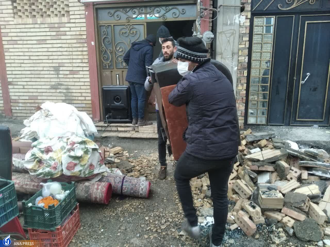 کاروان همدلی دانشگاهیان دانشگاه آزاد راهی مناطق زلزله&zwnj;زده شد