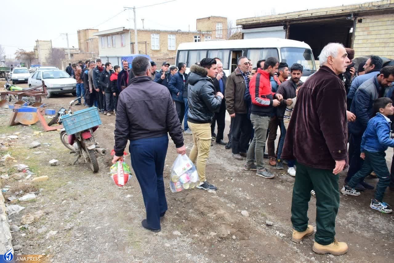 کاروان همدلی دانشگاهیان دانشگاه آزاد راهی مناطق زلزله&zwnj;زده شد