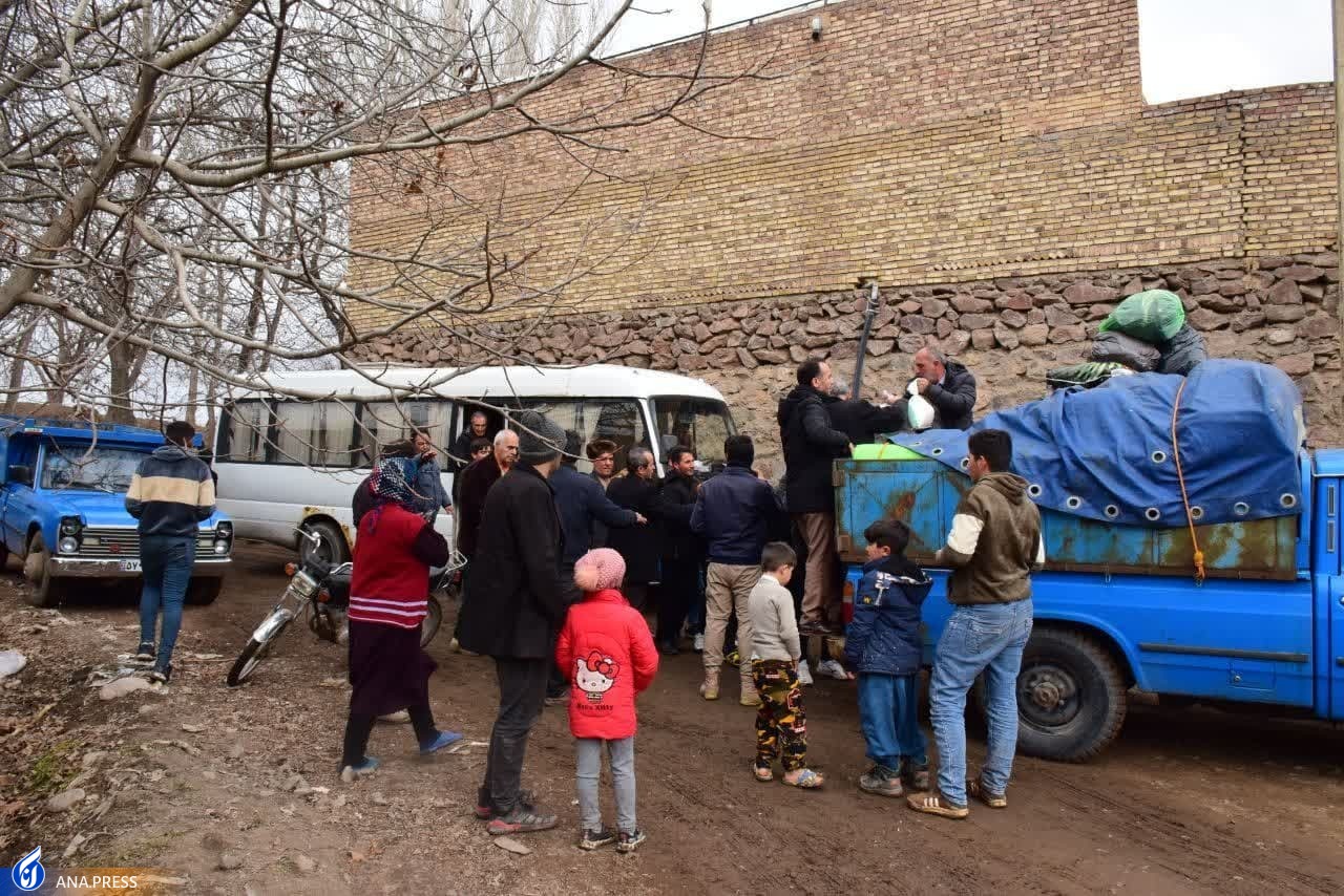 کاروان همدلی دانشگاهیان دانشگاه آزاد راهی مناطق زلزله&zwnj;زده شد