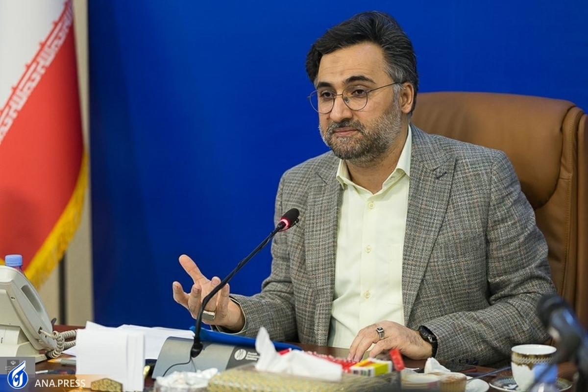 دانشجویان شرکتکننده در طرح احمدی روشن باید بتوانند مسائل خاص خودشان را حل کنند