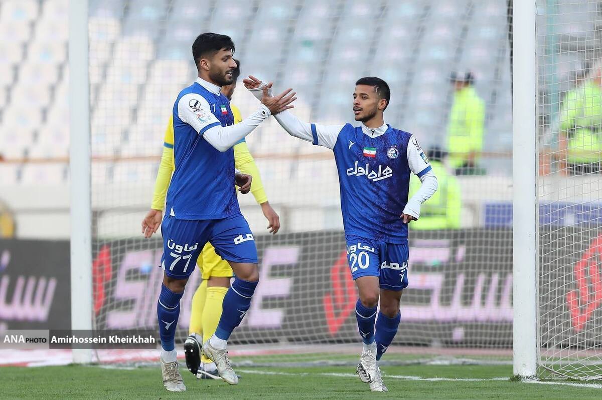 استقلال با عبور از نفت همسایه سپاهان و پرسپولیس شد؛ قائدی ناکام در هت تریک