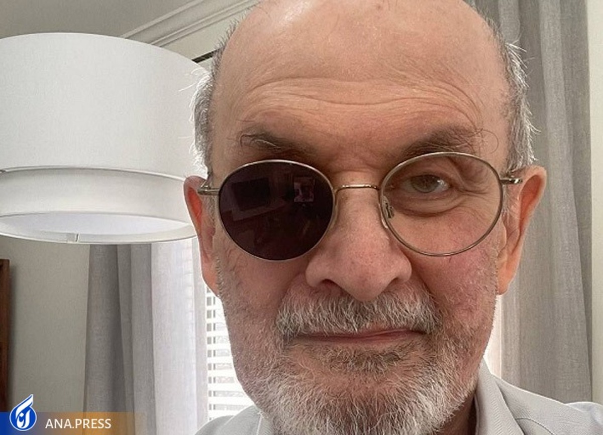 سلمان رشدی: می نویسم، اما نوشته هایم ترکیبی از جفنگ و چرند هستند
