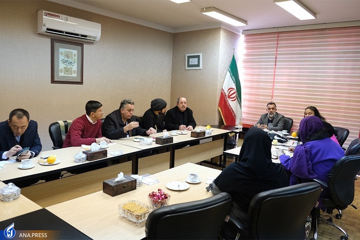 هیئت داوران بخش بینالملل با مسئولان جشنواره تئاتر فجر دیدار کردند