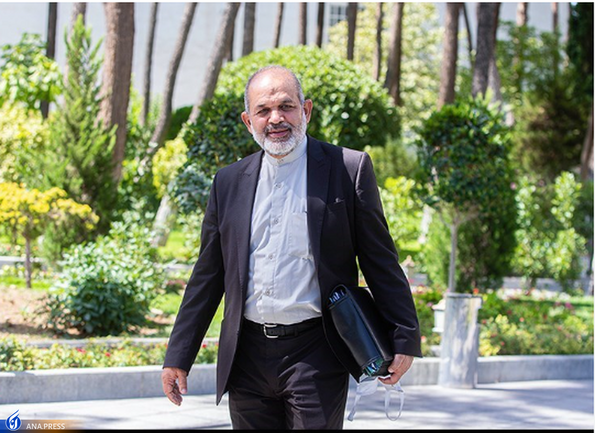 مدیرانی که نتوانند با دولت هماهنگ باشند عزل میشوند