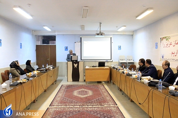 مسن&zwnj;ترین دانشجوی دانشگاه آزاد اسلامی از رساله دکتری خود دفاع کرد