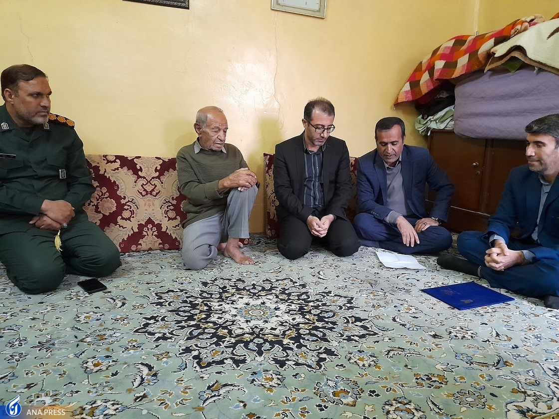 دیدار دانشگاهیان دانشگاه آزاد اسلامی واحد مسجدسلیمان با پدر شهید اسیوند