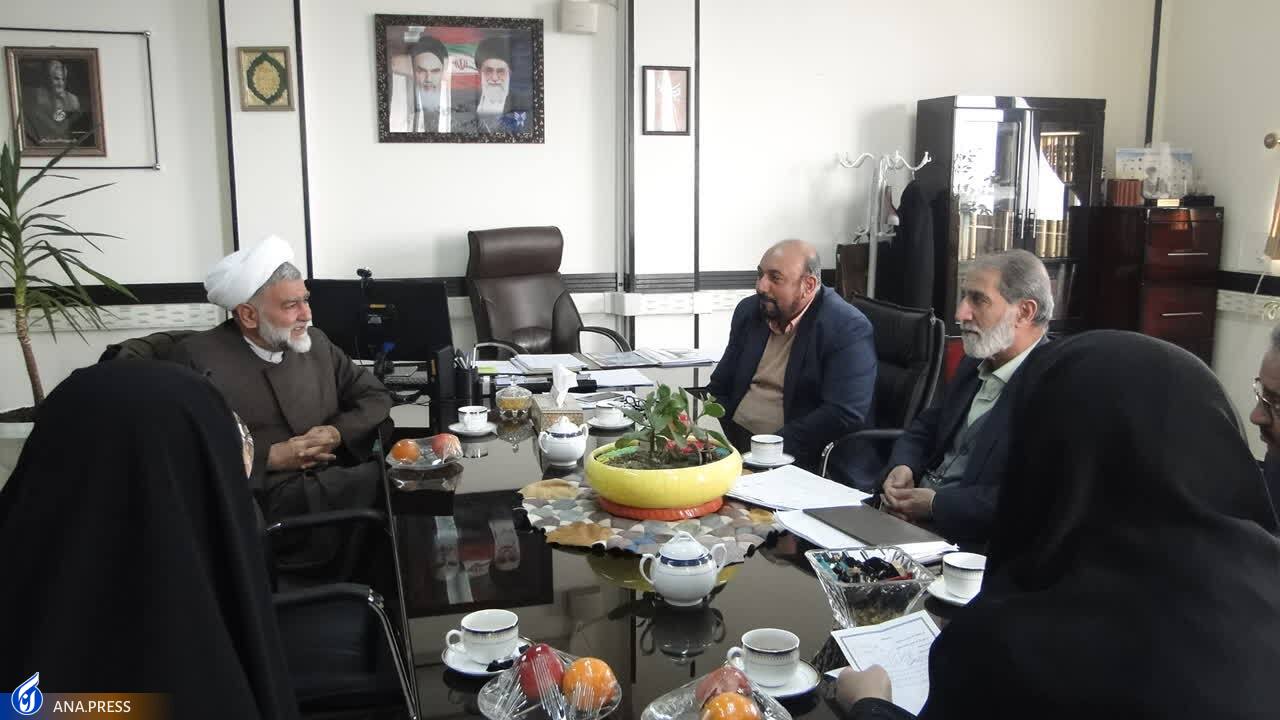 معاون پژوهشی دانشگاه آزاد اسلامی پرند و رباط&zwnj;کریم معرفی شد