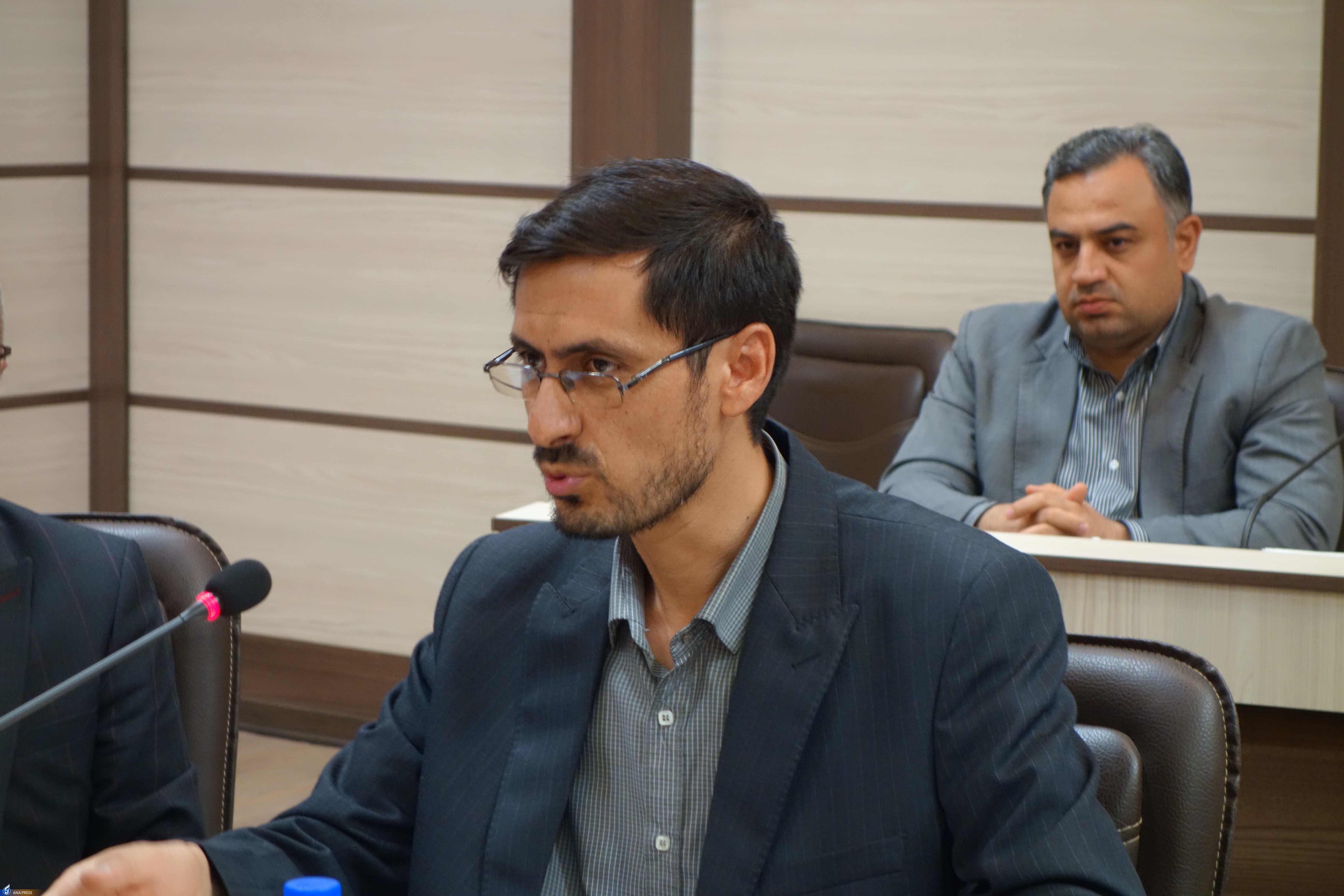 رونمایی از تندیس نخستین جشنواره «شعر وحدت» با تجلیل ۹ اثر برگزیده رونمایی از تندیس نخستین جشنواره «شعر وحدت» با تجلیل ۹ اثر برگزیده