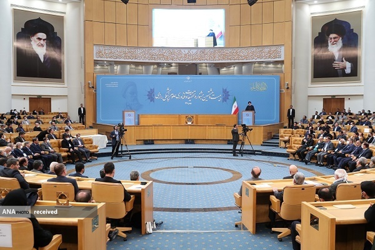 همه دستگاهها در کشور برای جذب نخبگان آمادگی کامل دارند