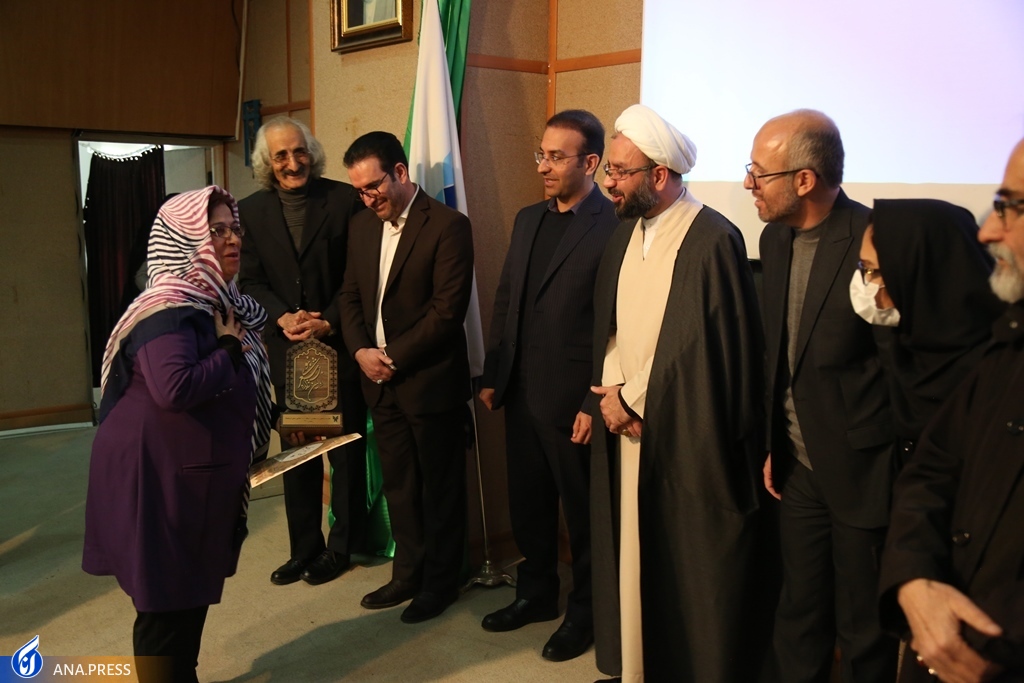 از ارسال ۱۰۰ اثر به دبیرخانه جشنواره ملی شعر نبوی تا دخالت بخش سلیقه در انتخاب آثار از ارسال ۱۰۰ اثر به دبیرخانه جشنواره ملی شعر نبوی تا دخالت بخش سلیقه در انتخاب آثار