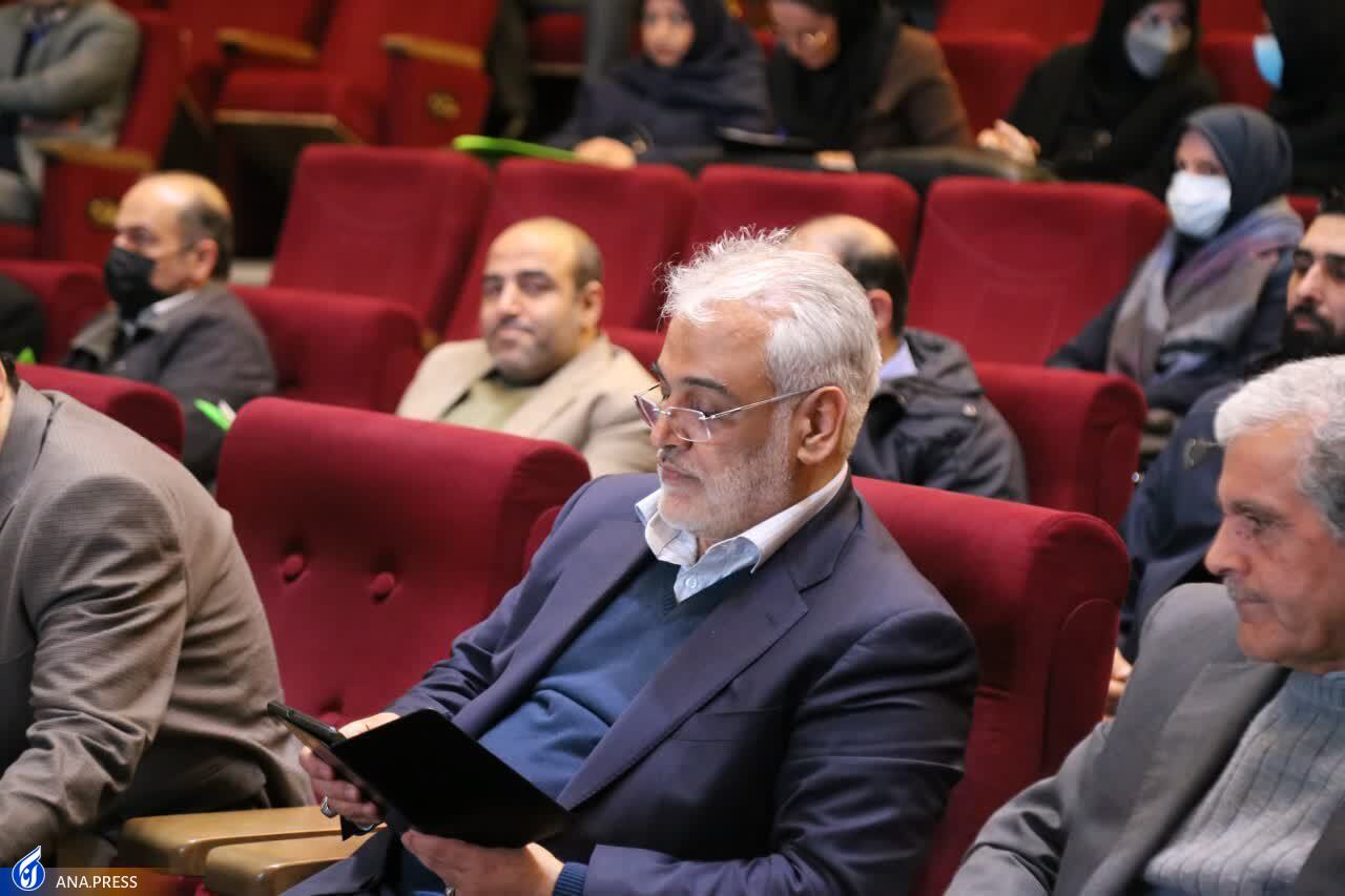 لزوم ایجاد شبکه قوی در حوزه گیاهان دارویی و اشتغالزایی دانشجویان