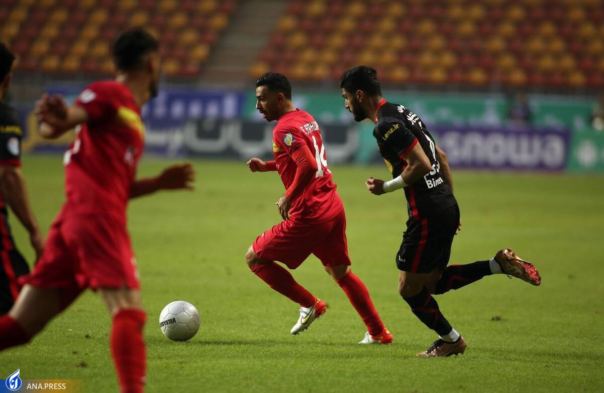 داور یک پنالتی از پرسپولیس گرفت؛ شدت برخورد با کادر فنی فولاد کافی نبود