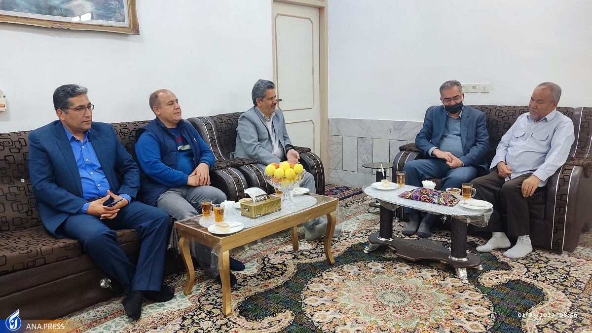 دیدار دانشگاهیان دانشگاه آزاد کاشمر با ۵ خانواده‌ جانباز دوران دفاع مقدس