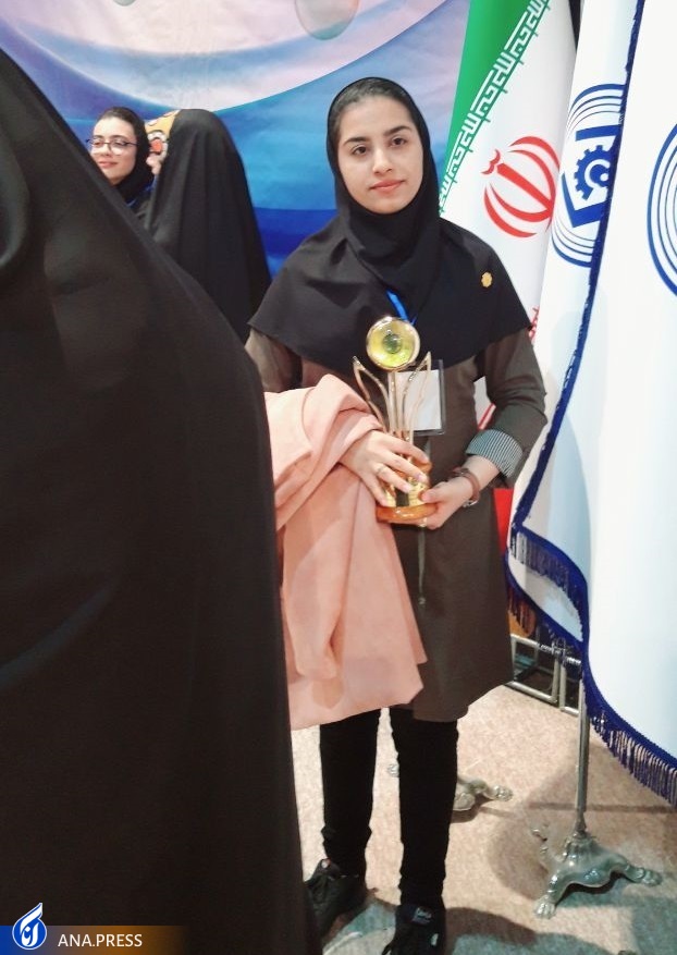 دستگاهی که با چرخش آهنربا برق تولید میکند دستگاهی که با چرخش آهنربا برق تولید میکند