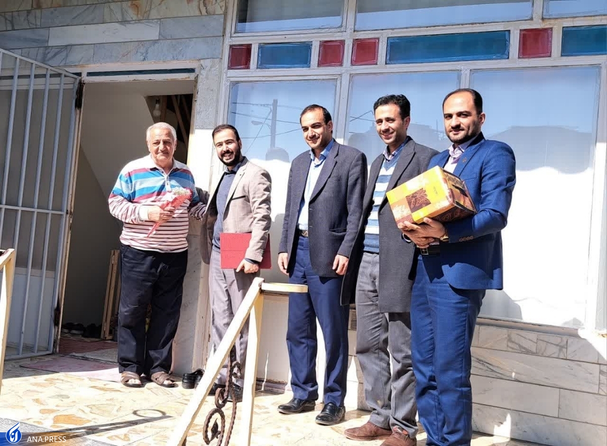 تجلیل مسئولان از نخستین بازنشسته دانشگاه آزاد گلپایگان