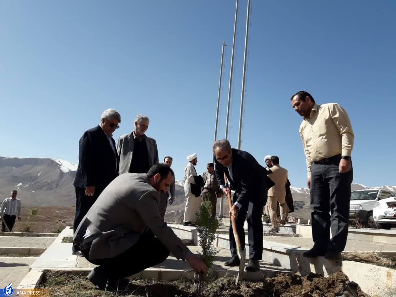 ترویج زندگی اهل بیت(ع) بین دانشگاهیان با اجرای برنامههای فرهنگی ترویج زندگی اهل بیت(ع) بین دانشگاهیان با اجرای برنامههای فرهنگی