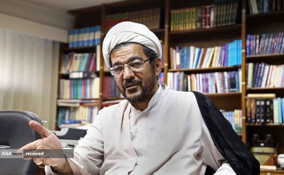 با جایگاه ارزشمند کتب درسی انسانی و اسلامی دانشگاه ها فاصله داریم