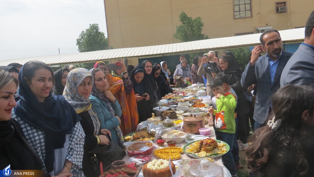 برپایی جشنواره غذای سالم و محلی در دانشگاه آزاد امیدیه