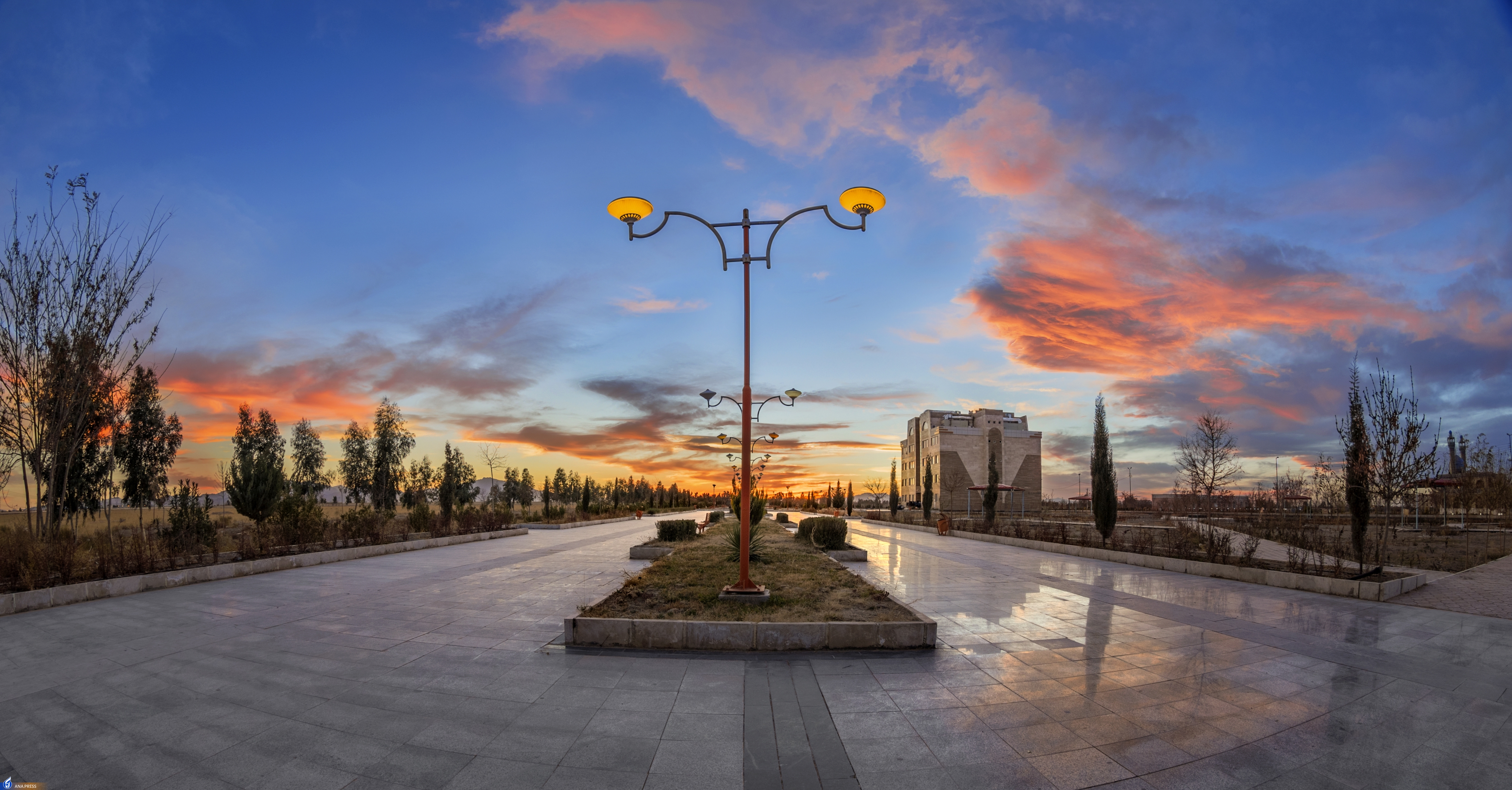 نخستین و بزرگترین مرکز آموزش عالی سیرجان چه راهبردهایی دارد؟ نخستین و بزرگترین مرکز آموزش عالی سیرجان چه راهبردهایی دارد؟