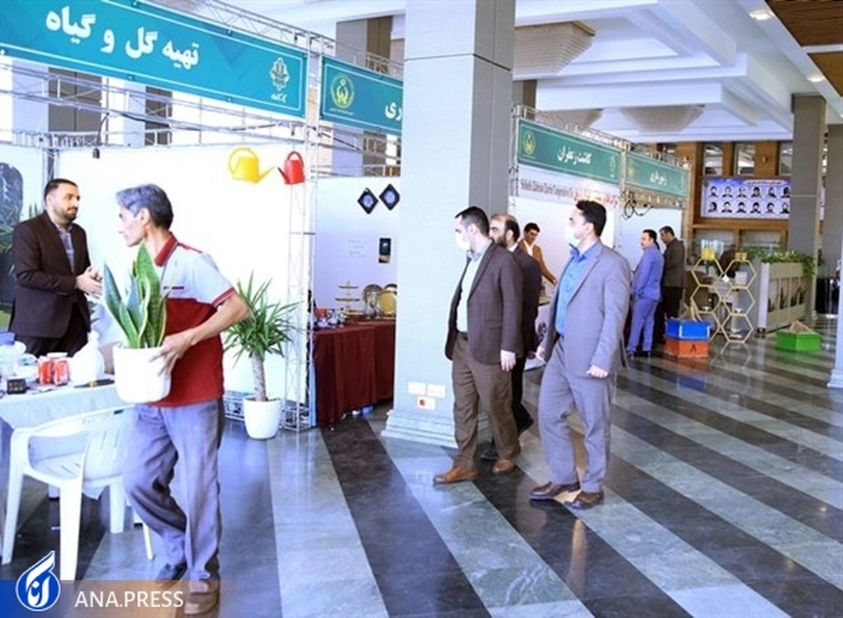 برپایی نمایشگاه دستاوردهای مددجویان کمیته امداد امام خمینی«ره»در ساختمان مرکزی بانک کشاورزی