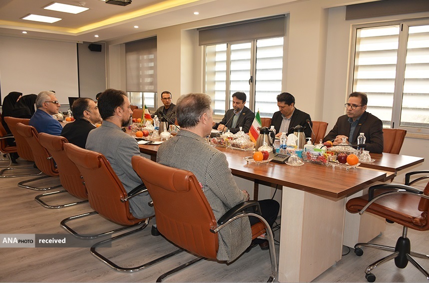 فعالیت بیش از ۷ هزار آزمایشگاه و ۲۰۰ مرکز تحقیقاتی در دانشگاه آزاد فعالیت بیش از ۷ هزار آزمایشگاه و ۲۰۰ مرکز تحقیقاتی در دانشگاه آزاد