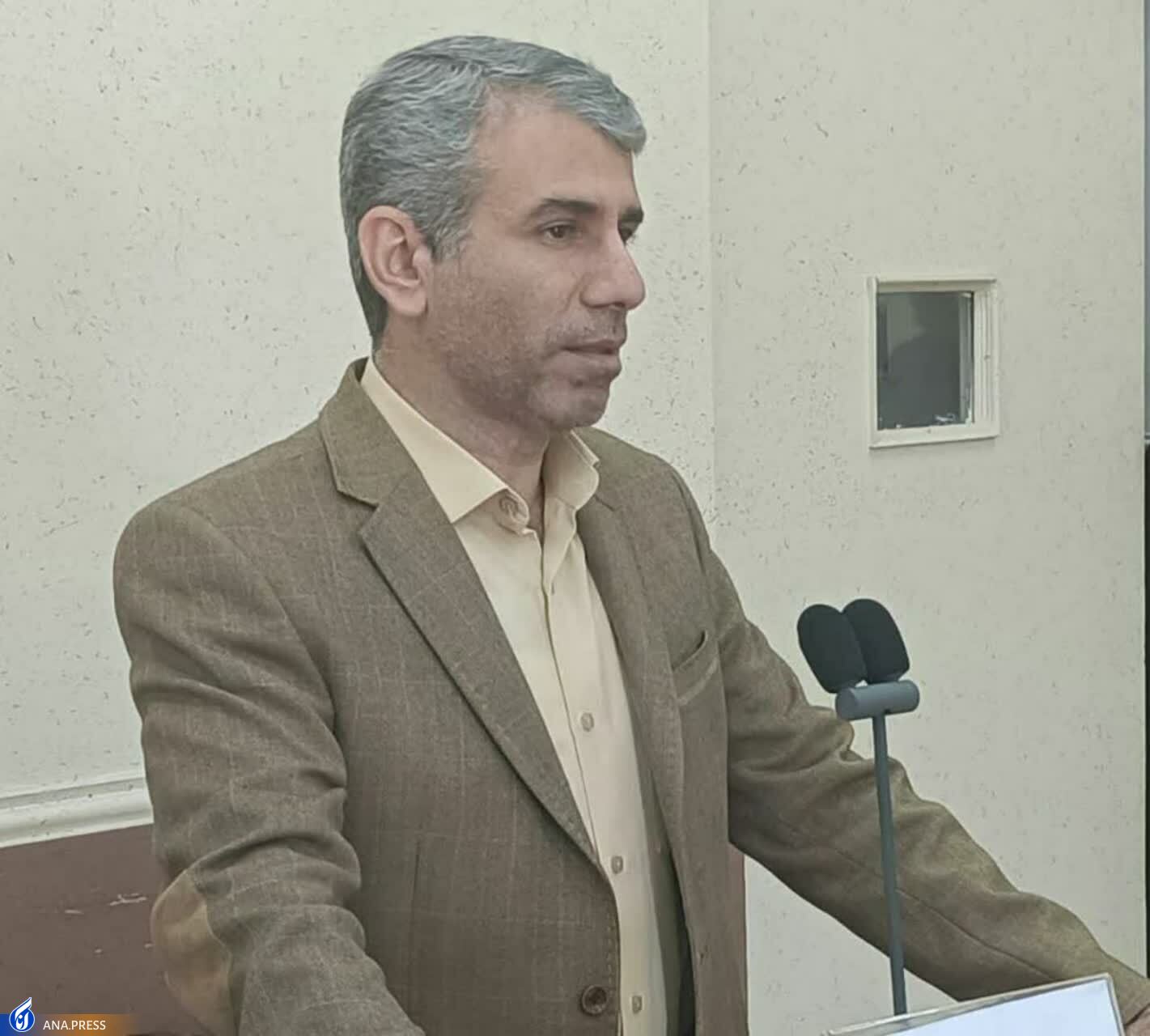 /| سنگها با تلاش فناوران از اراضی کشاورزی جمعآوری میشوند /| سنگها با تلاش فناوران از اراضی کشاورزی جمعآوری میشوند