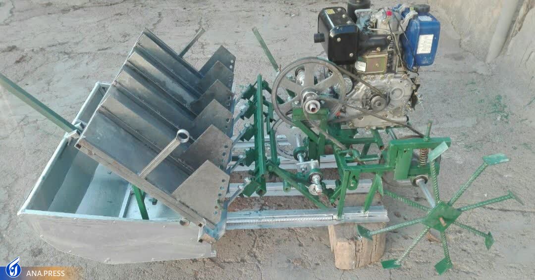 /| سنگها با تلاش فناوران از اراضی کشاورزی جمعآوری میشوند /| سنگها با تلاش فناوران از اراضی کشاورزی جمعآوری میشوند