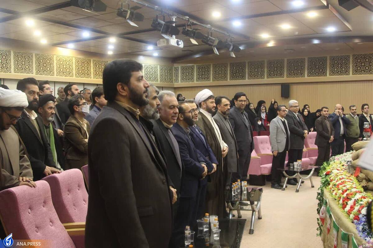 تجلیل از والدین شهدای جاویدالاثر در بوئینزهرا