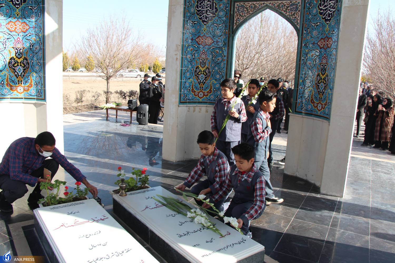 برگزیدگان جشنواره بینالمللی شعر سرو را بشناسید برگزیدگان جشنواره بینالمللی شعر سرو را بشناسید