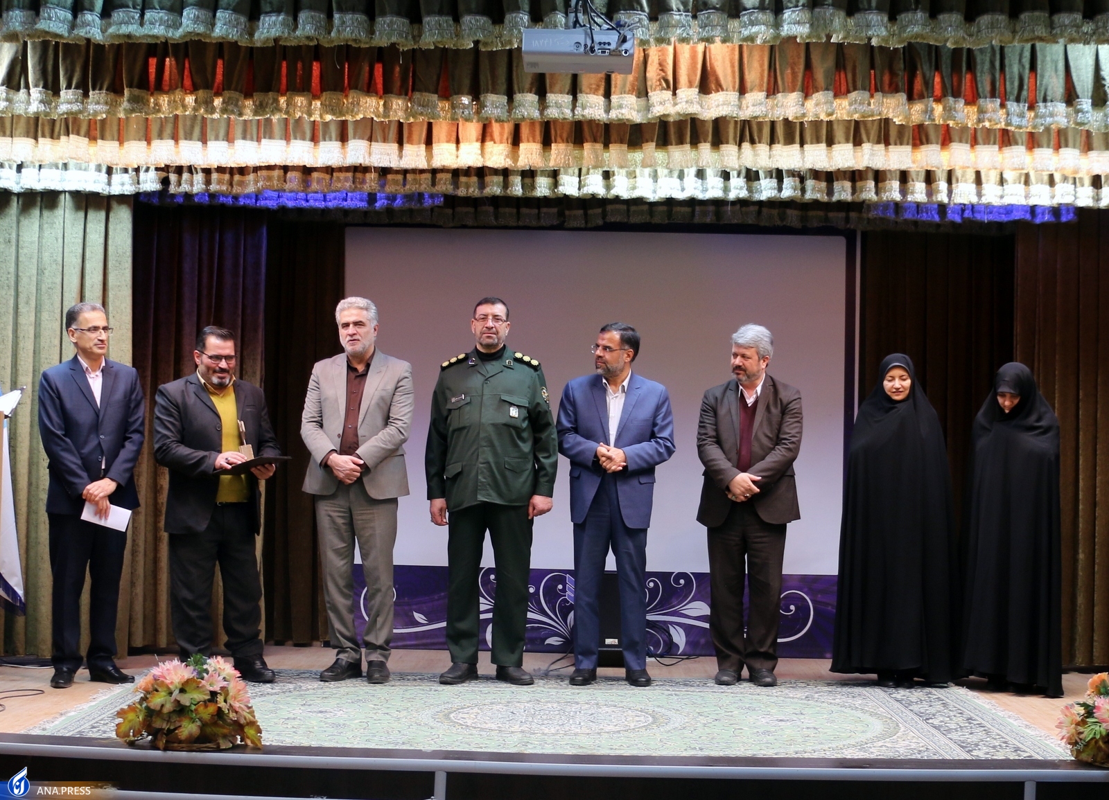 برگزیدگان جشنواره داستان&zwnj;نویسی &laquo;به یاد لاله&zwnj;ها&raquo; معرفی شدند + اسامی