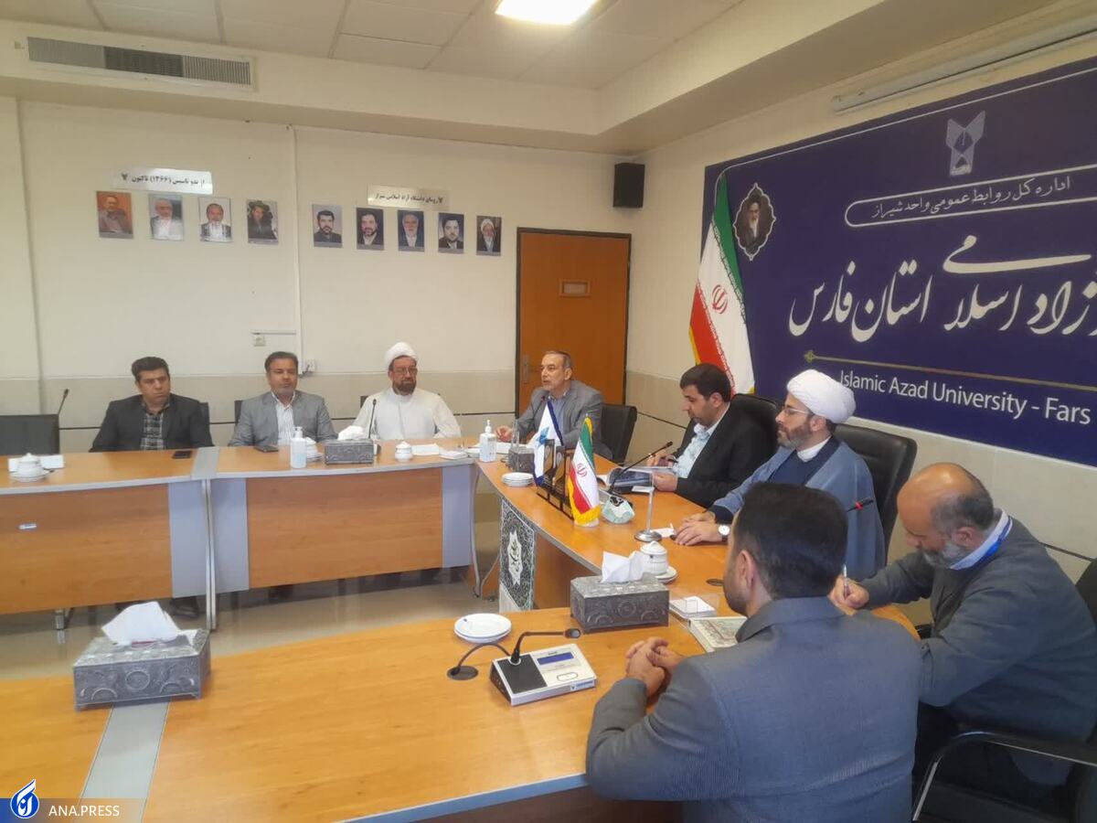 تنها راه نجات انسان تمسک جستن به قرآن و اهل بیت(ع) است