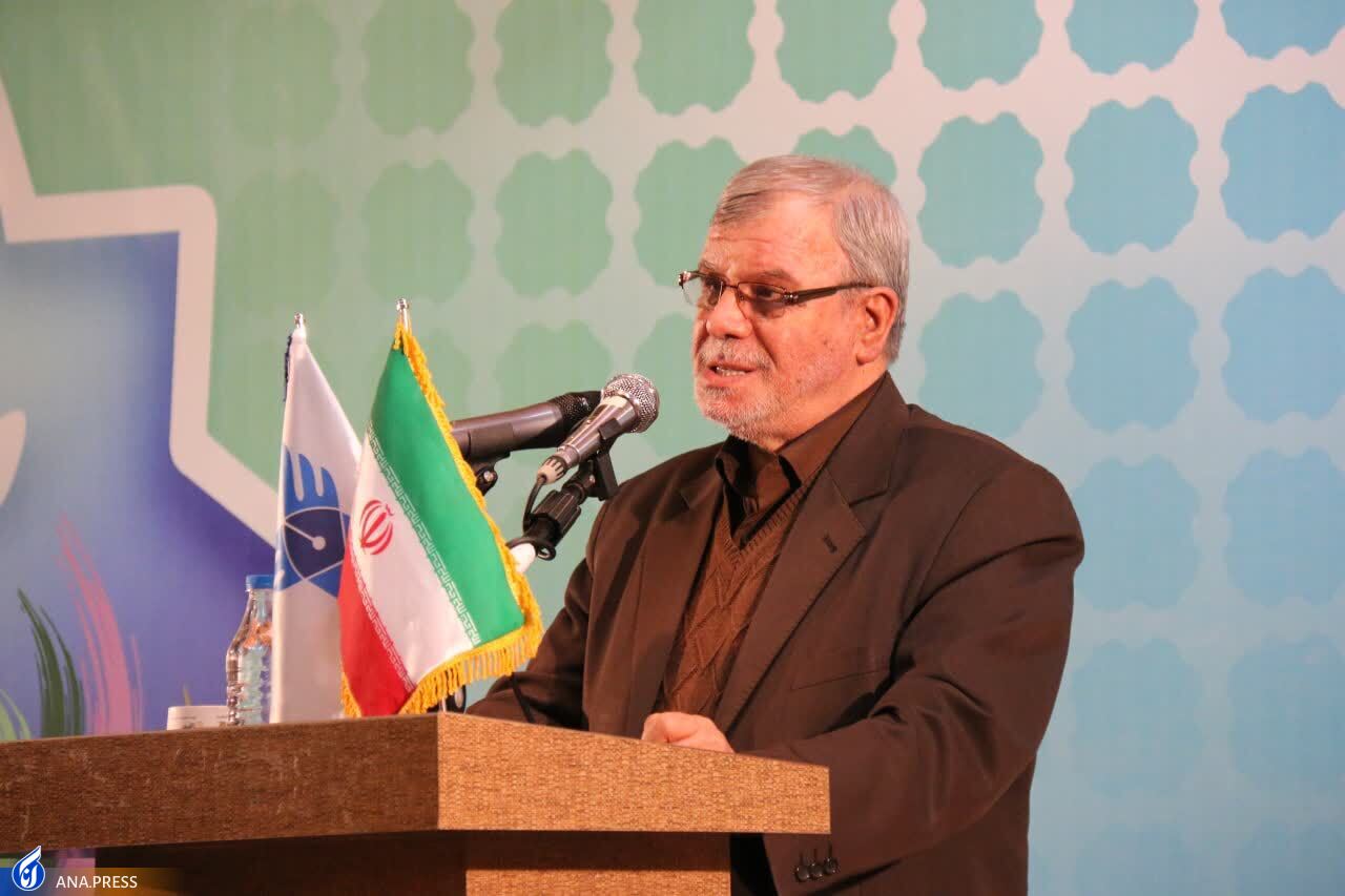 قرآن آغازگر ستایش پیامبر و اهل بیت(ع) است قرآن آغازگر ستایش پیامبر و اهل بیت(ع) است