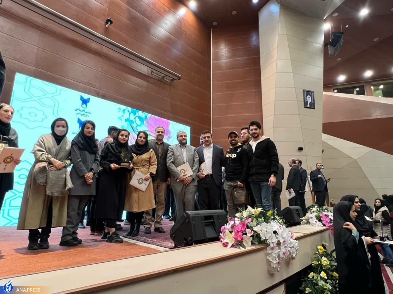 درخشش دانشگاه آزاد اسلامی اسلامشهر در ششمین جشنواره نشریات دانشجویی(قلم ۶)