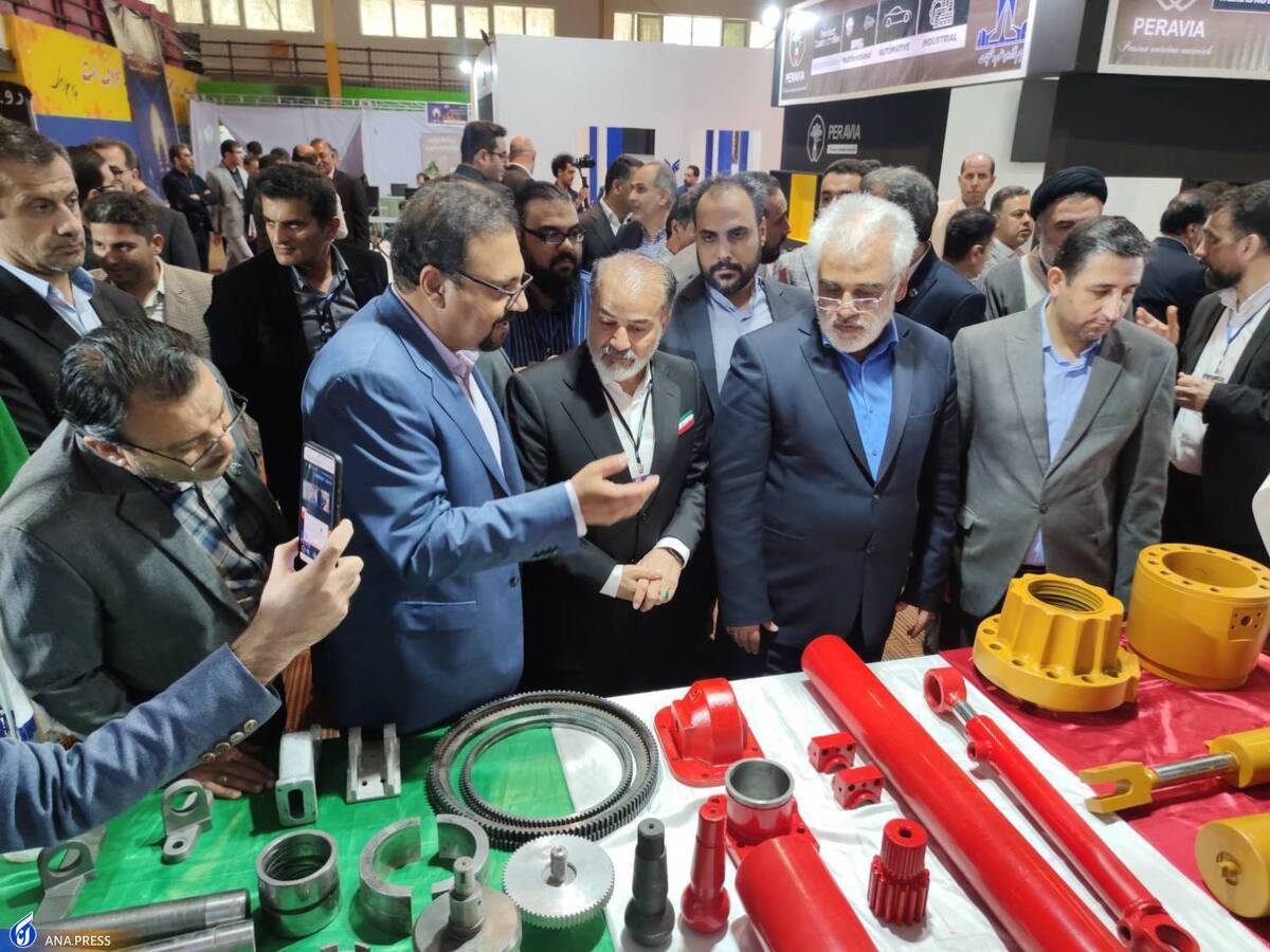 بازدید دکتر طهرانچی از دستاوردهای سرای نوآوری «فولاد، زنجیره تأمین و صنایع وابسته»