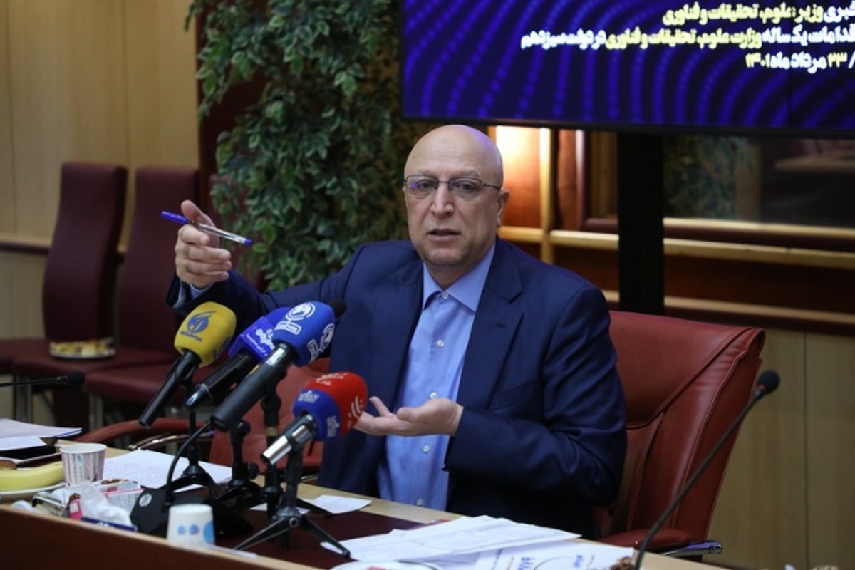 تمامی دانشگاهها ملزم به اختصاص ۳ درصد بودجه فرهنگی هستند درخواست وزیر از خبرنگار آنا برای پیگیری بودجه معاونت فرهنگی