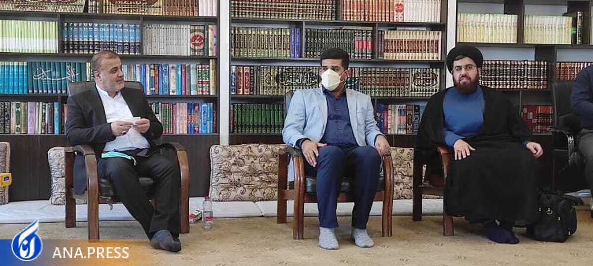 تربیت نیروهای آگاه برای مقابله با جبهه فرهنگی دشمن