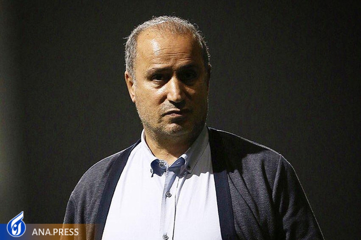 ورود به موضوع تاج بعد از جلسه دیوان محاسبات یک کاندیدا مقابل دَرِ خروجی انتخابات