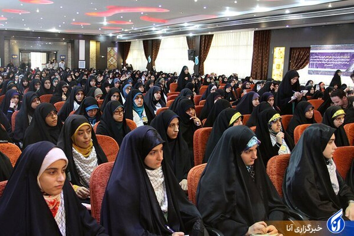 زاویه نگاه دانشجویان مورد هدف توپخانههای رسانهای دشمن است