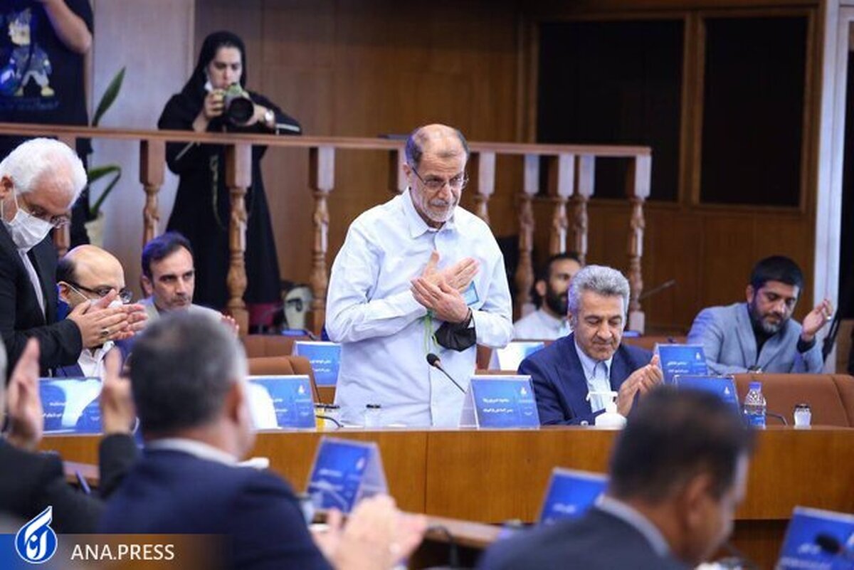خسروی وفا: صالحیامیری قرار نیست برود امیدوارم در این دوره آبروداری کنم