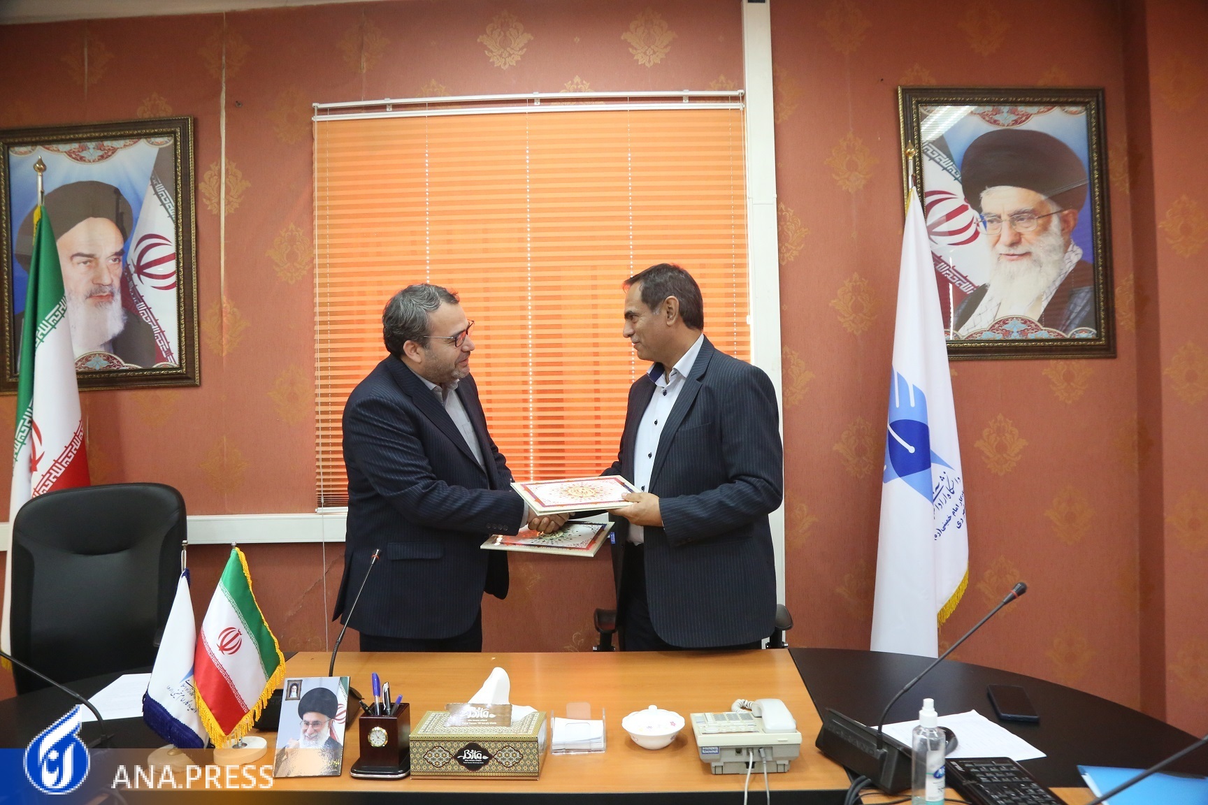 انعقاد تفاهم نامه فی مابین دانشگاه آزاد اسلامی واحد یادگار امام خمینی (ره) و سازمان جهاد دانشگاهی تهران انعقاد تفاهم نامه فی مابین دانشگاه آزاد اسلامی واحد یادگار امام خمینی (ره) و سازمان جهاد دانشگاهی تهران