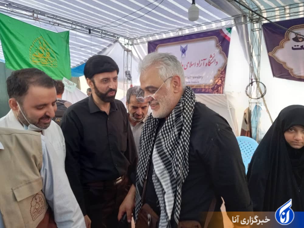 حضور رئیس دانشگاه آزاد اسلامی در موکب منتظران ظهور قم+عکس حضور رئیس دانشگاه آزاد اسلامی در موکب منتظران ظهور قم+عکس