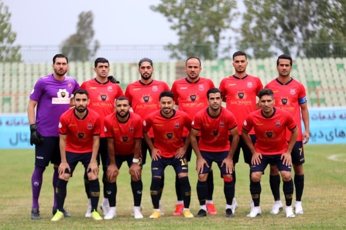 سرمربی نساجی دو بازیکن خاطی تیمش را تنبیه کرد