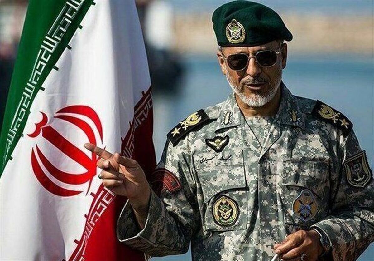 امیر دریادار سیاری: دشمن امروز به دنبال تغییر افکار و ارزشهای نسل جوان کشور است