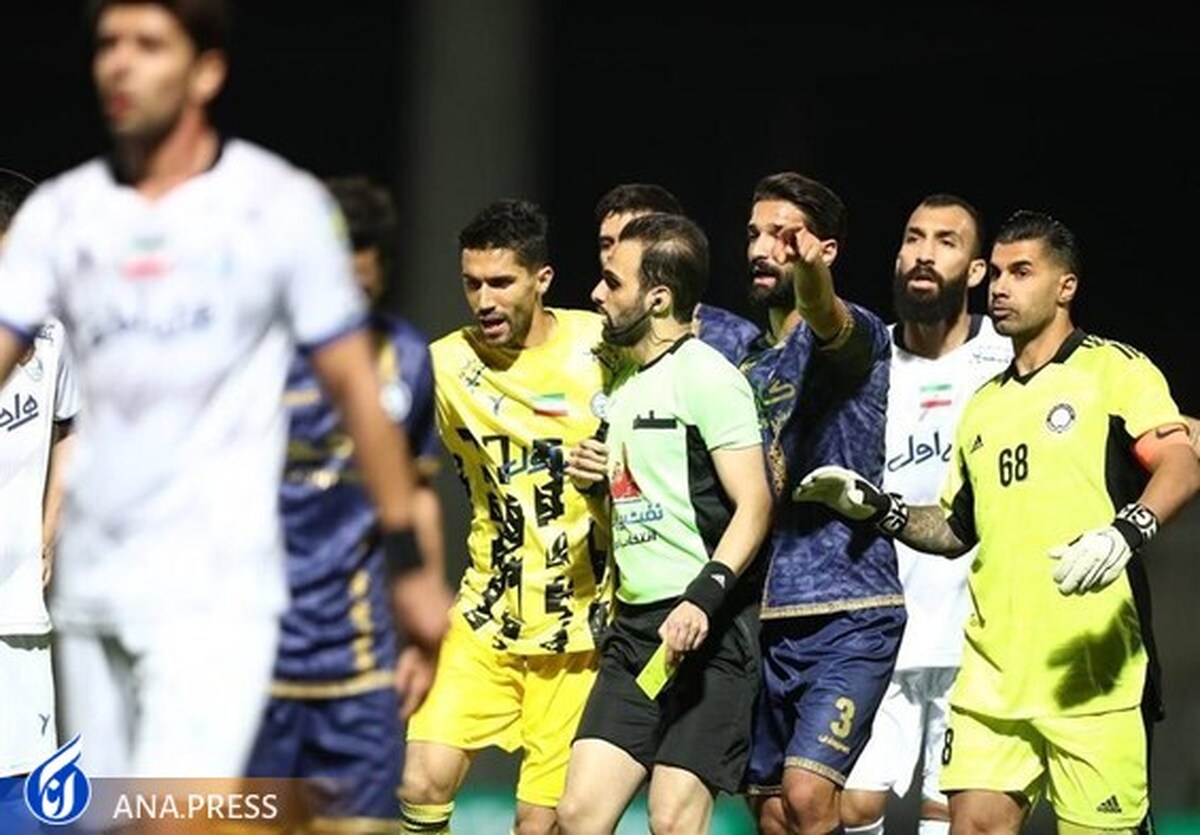 قضاوت بازی سپاهان و پرسپولیس بر عهده داوری که ساپینتو را اخراج کرد