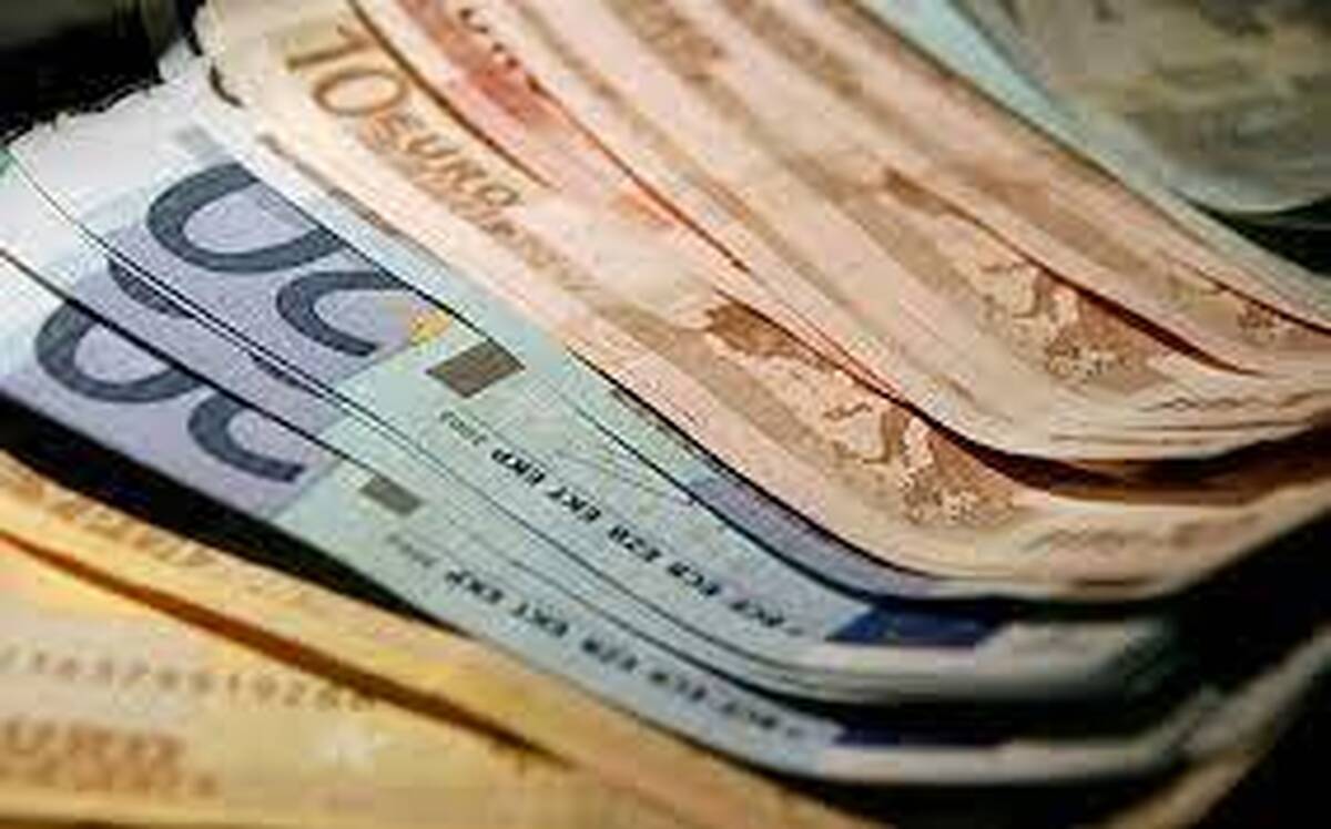 قیمت یورو در بازار توافقی کاهش یافت