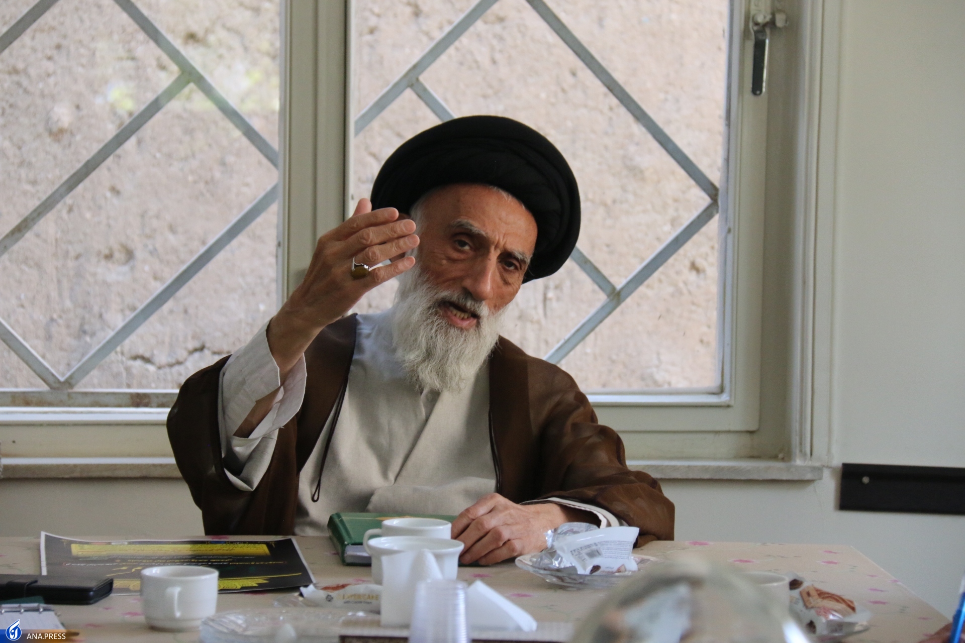 رونمایی از پوستر سوگواره «شعر نجوا» با 9 محور رونمایی از پوستر سوگواره «شعر نجوا» با 9 محور